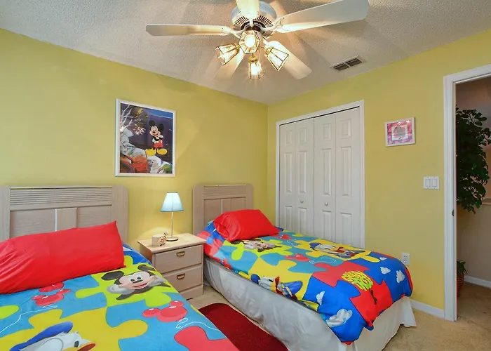 Mickey\'S Lake Villa
